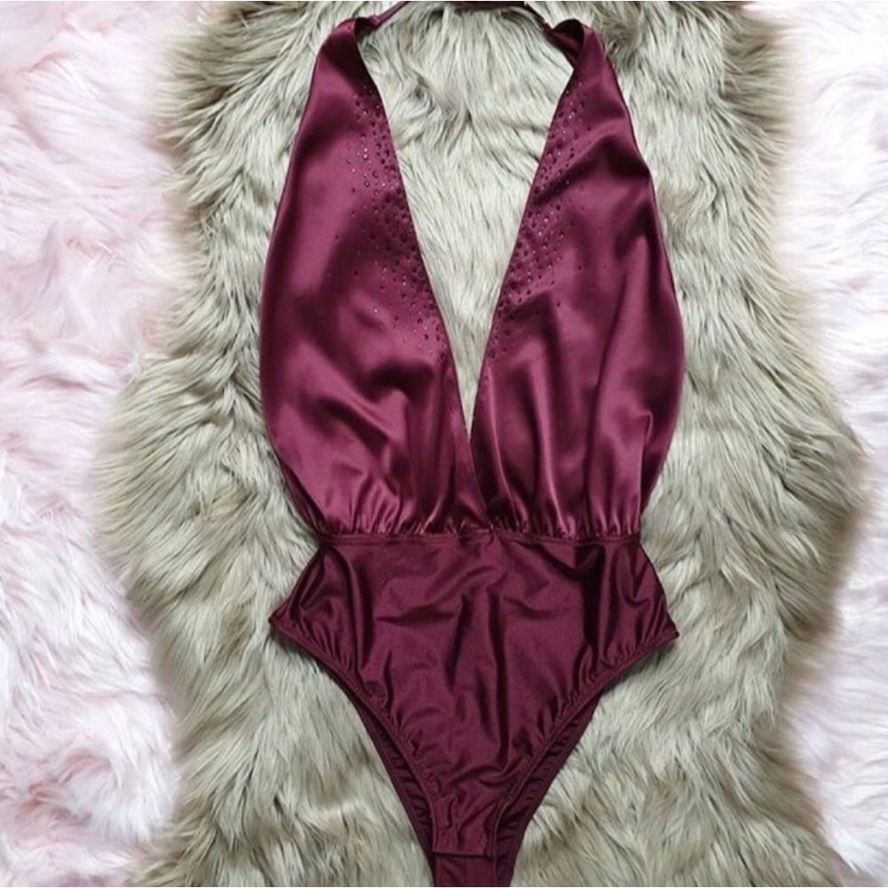 NWT La SENZA Jeweled Plunging Halter Open Back Bodysuit Wine Burgundy US…